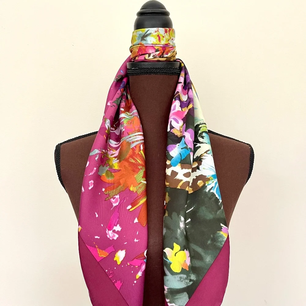 New Salvatore Ferragamo Scarf Leo in Garden Silk Wrap